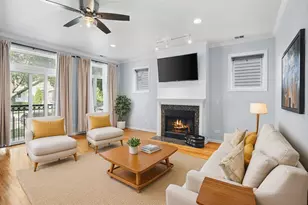 633 E Bowen Ave, Chicago, IL 60653 - Photo 3