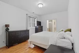 633 E Bowen Ave, Chicago, IL 60653 - Photo 9