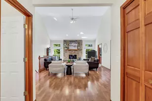 1075 Suffolk Ct, Gurnee, IL 60031 - Photo 9