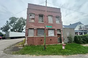 9398 S Kreiter Ave, Chicago, IL 60617 - Photo 1