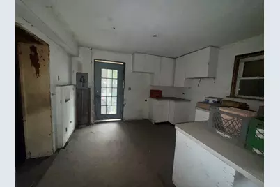 9398 S Kreiter Avenue, Chicago, IL 60617 - Photo 35