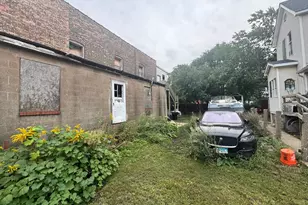 9398 S Kreiter Ave, Chicago, IL 60617 - Photo 5