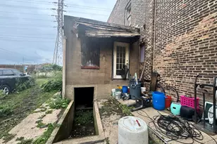 9398 S Kreiter Ave, Chicago, IL 60617 - Photo 9