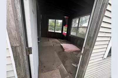 9398 S Kreiter Avenue, Chicago, IL 60617 - Photo 15