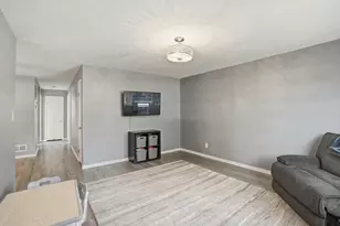 515 W Auburn Ln, Crete, IL 60417 - Photo 5