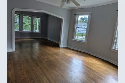 10734 S Prairie Avenue, Chicago, IL 60628 - Photo 5