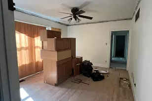 8150 S Oglesby Ave, Chicago, IL 60617 - Photo 9