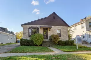 239 Sheridan Ave, Highwood, IL 60040 - Photo 1