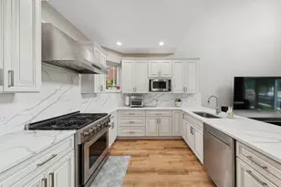 160 Lily Ln, Wheeling, IL 60090 - Photo 5