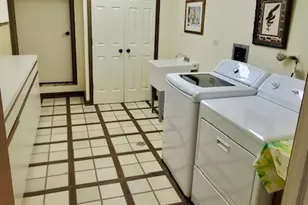 1210 Hawthorne Ln, Hinsdale, IL 60521 - Photo 17