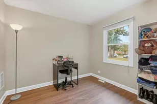 3098 Lynnwood Ct, Streamwood, IL 60107 - Photo 5