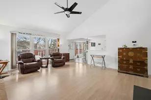 62 S Fiore Pkwy, Vernon Hills, IL 60061 - Photo 13