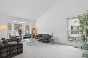 62 S Fiore Pkwy, Vernon Hills, IL 60061 - Photo 7