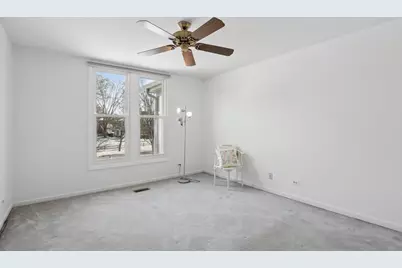 62 S Fiore Parkway, Vernon Hills, IL 60061 - Photo 21