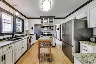 1102 Wadsworth Ave, North Chicago, IL 60064 - Photo 9