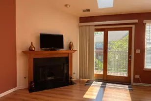 2043 Peach Tree Ln, Algonquin, IL 60102 - Photo 3