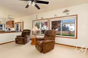 252 Carters Grove Ct, Grayslake, IL 60030 - Photo 9