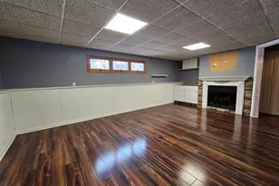 208 S River Rd, Fox River Grove, IL 60021 - Photo 15