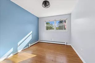 208 S River Rd, Fox River Grove, IL 60021 - Photo 11