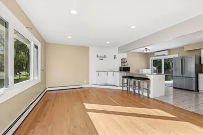 208 S River Road, Fox River Grove, IL 60021 - Photo 3