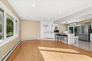 208 S River Rd, Fox River Grove, IL 60021 - Photo 3