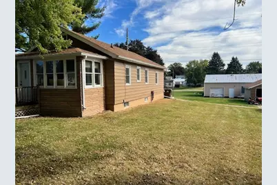 913 S 15th Avenue, Freeport, IL 61032 - Photo 3