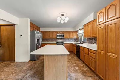 39 Hereford Drive, Crete, IL 60417 - Photo 7