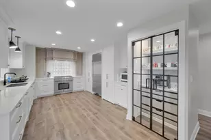 3901 White Eagle Dr, Naperville, IL 60564 - Photo 5