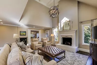 105 Burr Ridge Club Drive, Burr Ridge, IL 60527 - Photo 11