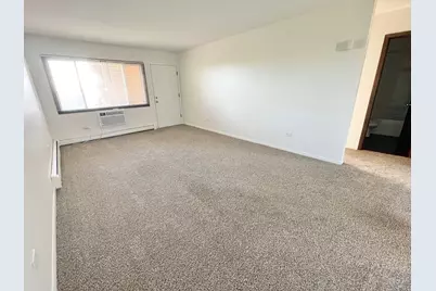 222 S Tryon Street #8, Woodstock, IL 60098 - Photo 7