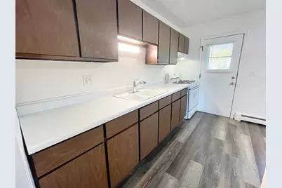 222 S Tryon Street #8, Woodstock, IL 60098 - Photo 3