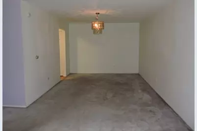 10015 Beverly Drive #105, Skokie, IL 60076 - Photo 7