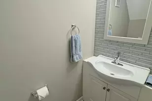 2110 Country Club Dr, Woodridge, IL 60517 - Photo 17