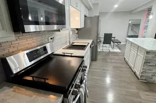 2110 Country Club Dr, Woodridge, IL 60517 - Photo 9