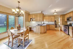 8720 Galleria Ct, Spring Grove, IL 60081 - Photo 9