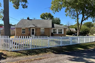 4310 Wilshire Ave, Rockford, IL 61101 - Photo 1