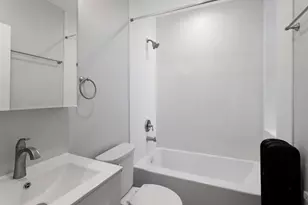 7383 N Damen Ave, Chicago, IL 60645 - Photo 13