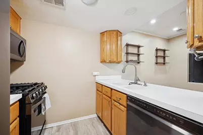 1860 Huntington Boulevard #E, Hoffman Estates, IL 60169 - Photo 9
