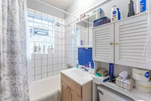 4240 N Clarendon Ave, Chicago, IL 60613 - Photo 5