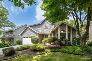 567 Roxbury Dr, Naperville, IL 60565 - Photo 3