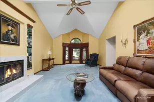 567 Roxbury Dr, Naperville, IL 60565 - Photo 7