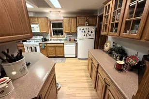 405 Club Cir, Belvidere, IL 61008 - Photo 7