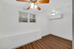 10912 S Ave J, Chicago, IL 60617 - Photo 17