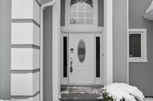 970 Waterside Ct, Aurora, IL 60502 - Photo 3