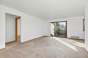 15701 Peggy Ln, Oak Forest, IL 60452 - Photo 3