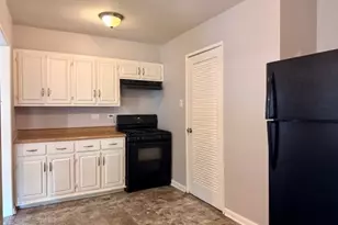 395 166th St, Calumet City, IL 60409 - Photo 9