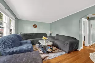 9427 S Utica Ave, Evergreen Park, IL 60805 - Photo 3