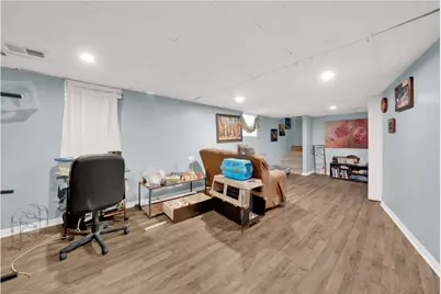 9427 S Utica Avenue, Evergreen Park, IL 60805 - Photo 11