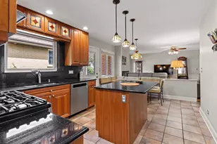 [Address not provided], Arlington Heights, IL 60004 - Photo 5