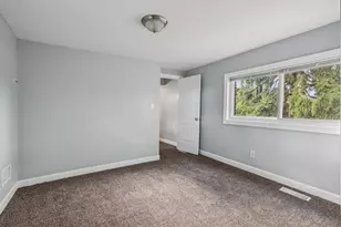 10216 S Emerald Ave, Chicago, IL 60628 - Photo 19